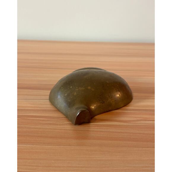 Vintage Brass Shell Wall Decor | Spiral Shell | Hollywood Regency - Picture 3 of 10